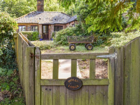 Holly Lodge